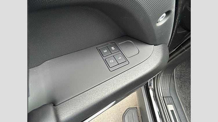 2024 認定中古車 Land Rover Defender 110 Santorini Black 525P V8 V8