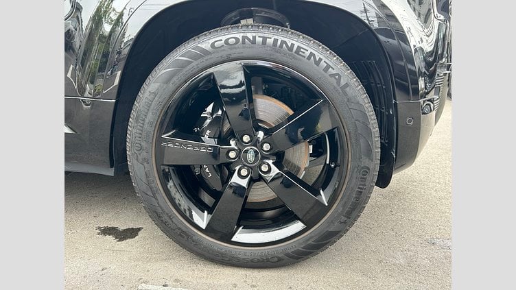 2024 認定中古車 Land Rover Defender 110 Santorini Black 525P V8 V8