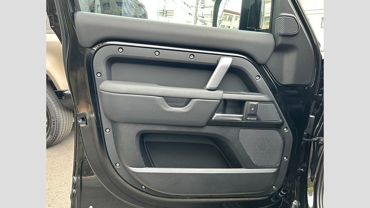 2024 認定中古車 Land Rover Defender 110 Santorini Black 525P V8 V8