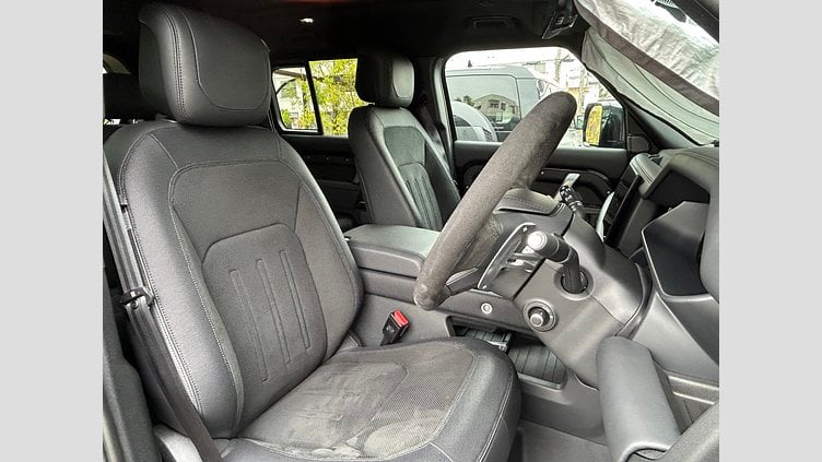 2024 認定中古車 Land Rover Defender 110 Santorini Black 525P V8 V8