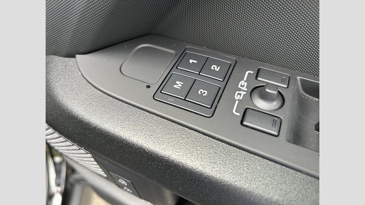 2024 認定中古車 Land Rover Defender 110 Santorini Black 525P V8 V8