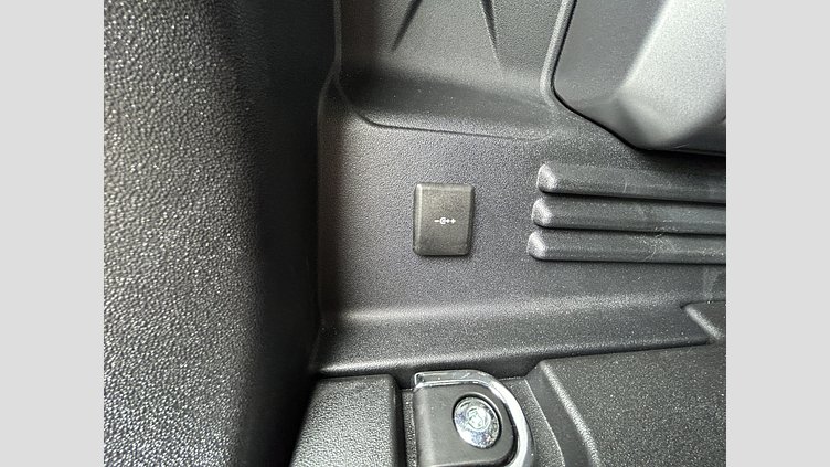 2024 認定中古車 Land Rover Defender 110 Santorini Black 525P V8 V8