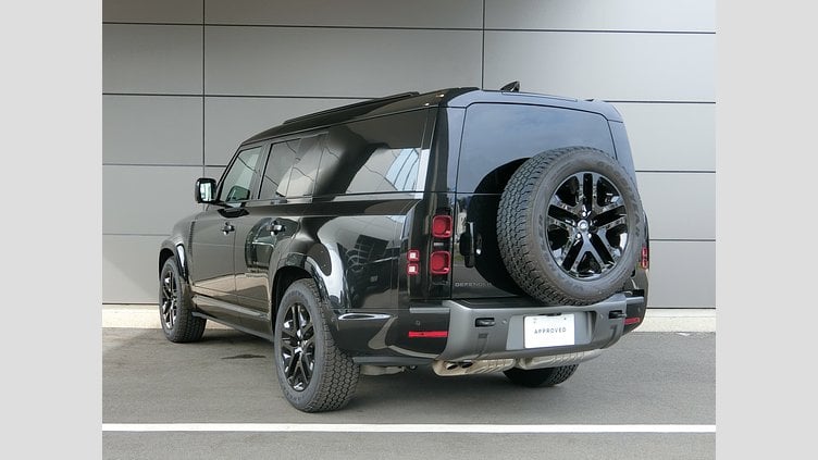2024 認定中古車 Land Rover Defender 130 サントリーニブラック D350 ディーゼルマイルドハイブリッド Outbound