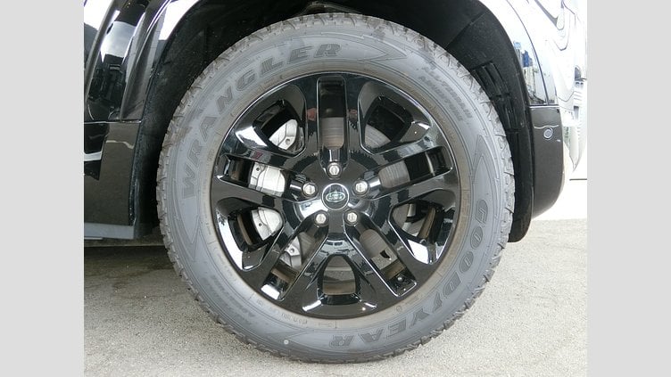 2024 認定中古車 Land Rover Defender 130 サントリーニブラック D350 ディーゼルマイルドハイブリッド Outbound