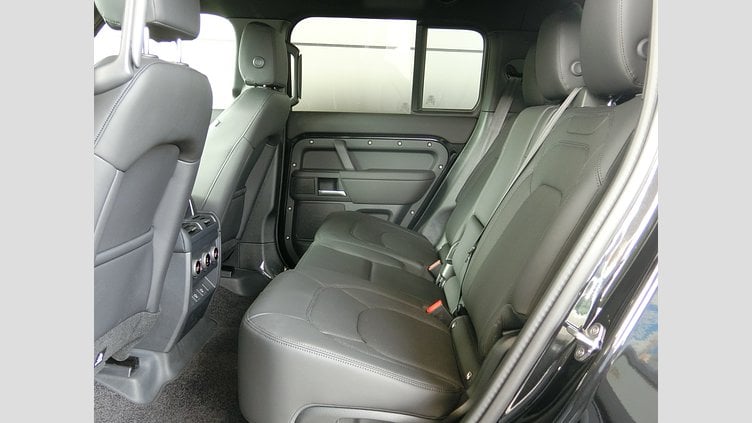 2024 認定中古車 Land Rover Defender 130 サントリーニブラック D350 ディーゼルマイルドハイブリッド Outbound