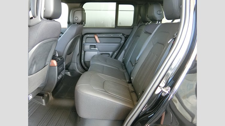 2023 認定中古車 Land Rover Defender 110 Santorini Black D300 ツインターボマイルドハイブリッド X