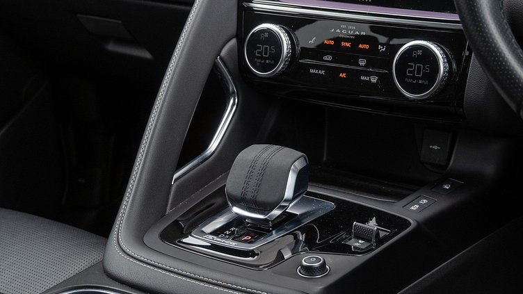 2022 Approved Jaguar E-Pace Bluefire Metallic P250 R-DYNAMIC SE 2.0