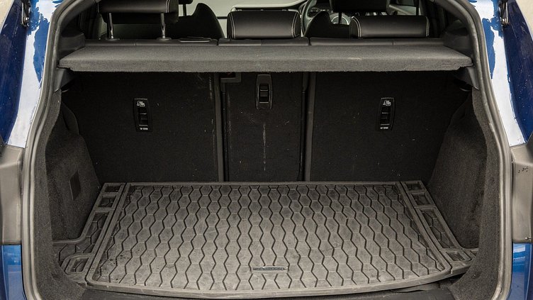 2022 Approved Jaguar E-Pace Bluefire Metallic P250 R-DYNAMIC SE 2.0