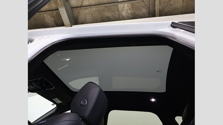 2024 認定中古車 Land Rover Range Rover Velar Fuji White AWD Dynamic SE D200