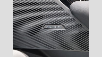 Range Rover Velar 25