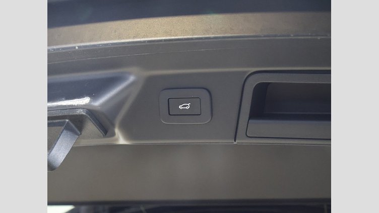 2024 認定中古車 Land Rover Range Rover Velar Fuji White AWD Dynamic SE D200