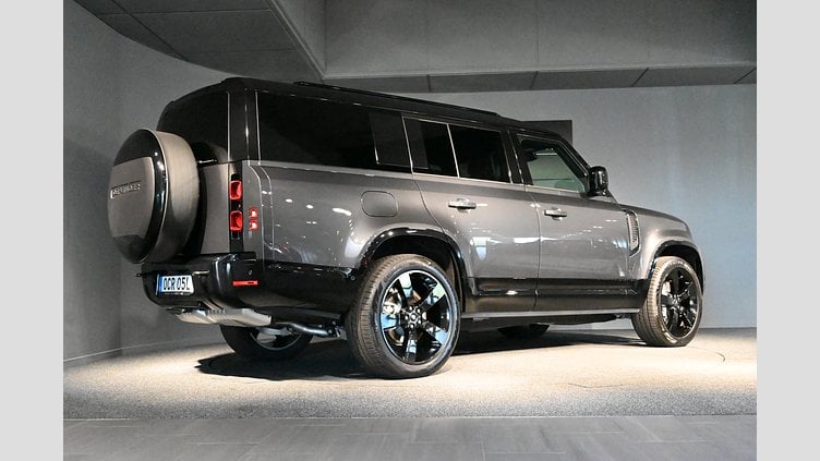 2025 Ny Land Rover Defender 130 Silicon Silver AWD P300e X-Dynamic SE