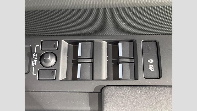 2023 認定中古車 Land Rover Defender 110 Santorini Black 4WD S