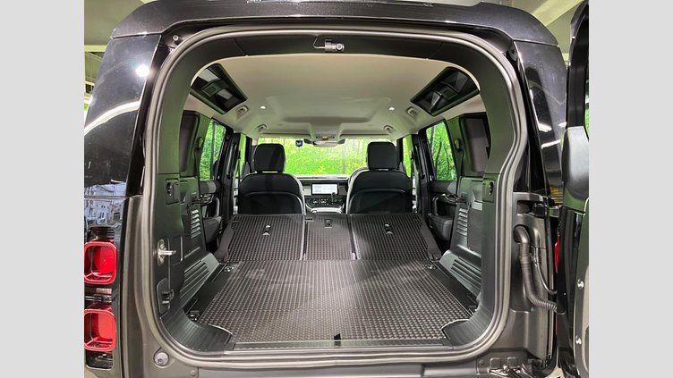 2023 認定中古車 Land Rover Defender 110 Santorini Black 4WD S