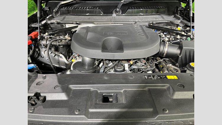 2023 認定中古車 Land Rover Defender 110 Santorini Black 4WD S