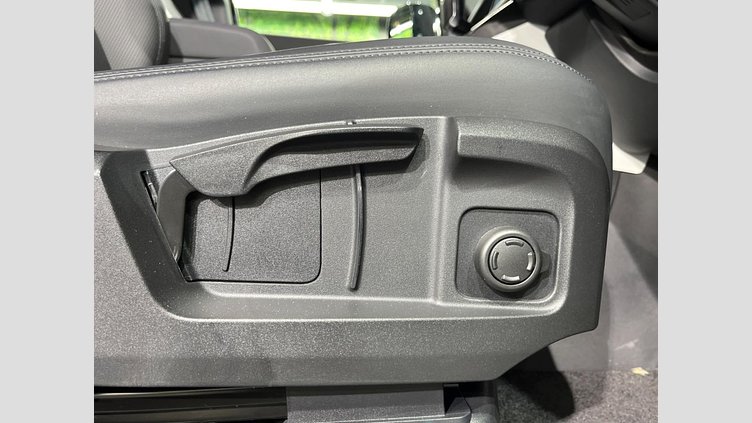 2023 認定中古車 Land Rover Defender 110 Santorini Black 4WD S