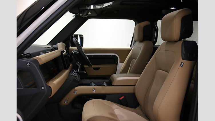 2025 認定中古車 Land Rover Defender 90 フジホワイト D350 AWD（オートマチック） X-DYNAMIC HSE