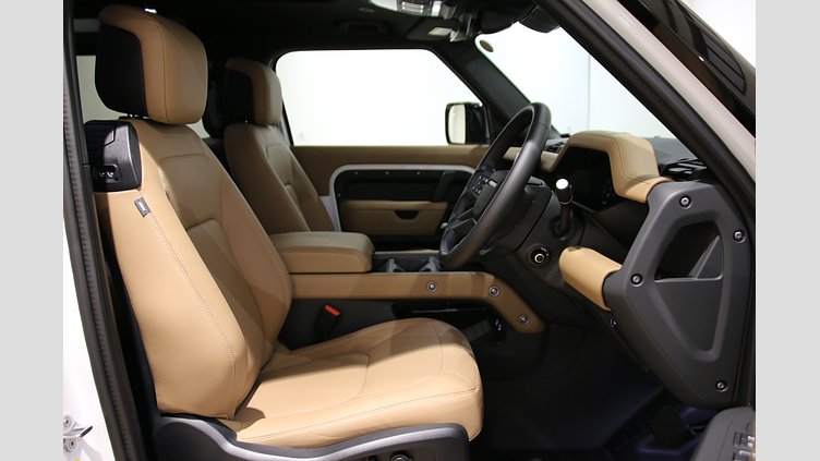 2025 認定中古車 Land Rover Defender 90 フジホワイト D350 AWD（オートマチック） X-DYNAMIC HSE