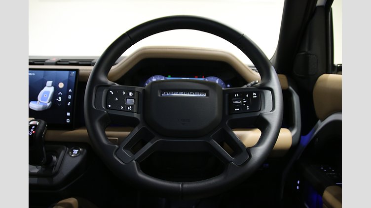 2025 認定中古車 Land Rover Defender 90 フジホワイト D350 AWD（オートマチック） X-DYNAMIC HSE