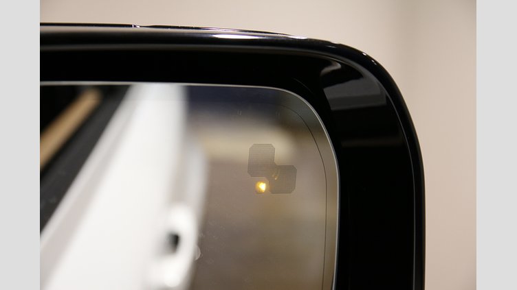 2025 認定中古車 Land Rover Defender 90 フジホワイト D350 AWD（オートマチック） X-DYNAMIC HSE