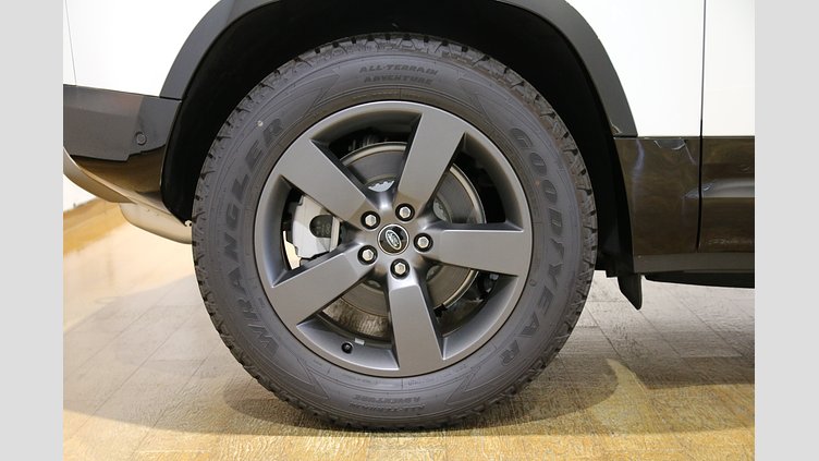 2025 認定中古車 Land Rover Defender 90 フジホワイト D350 AWD（オートマチック） X-DYNAMIC HSE