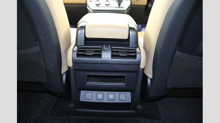 2025 認定中古車 Land Rover Defender 90 フジホワイト D350 AWD（オートマチック） X-DYNAMIC HSE