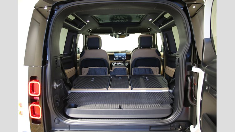 2025 認定中古車 Land Rover Defender 90 フジホワイト D350 AWD（オートマチック） X-DYNAMIC HSE