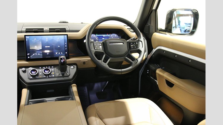 2025 認定中古車 Land Rover Defender 90 フジホワイト D350 AWD（オートマチック） X-DYNAMIC HSE