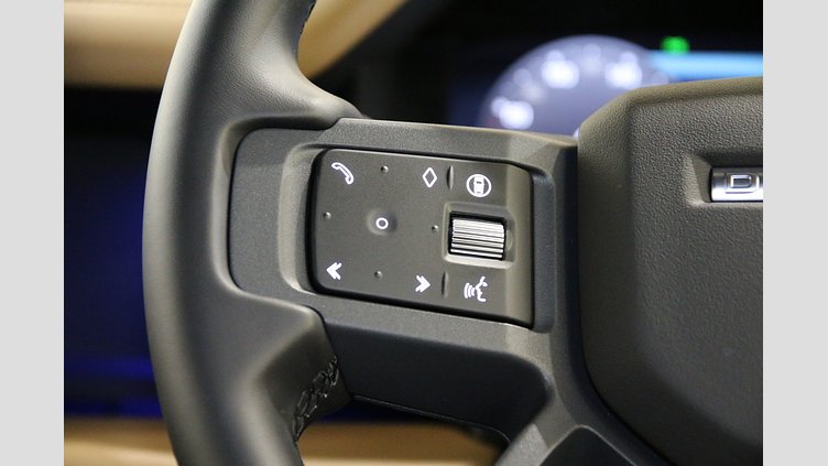 2025 認定中古車 Land Rover Defender 90 フジホワイト D350 AWD（オートマチック） X-DYNAMIC HSE