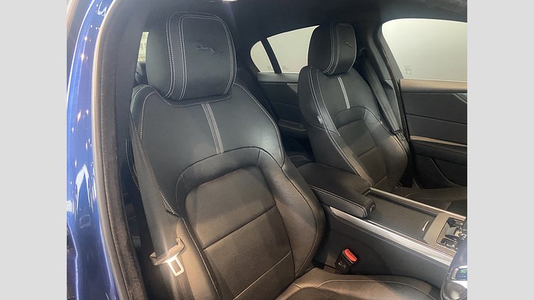 2021 認定中古車 Jaguar XE ブルーファイアブルー オートマチック R-Dynamic　S　AWD