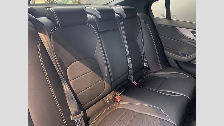 2021 認定中古車 Jaguar XE ブルーファイアブルー オートマチック R-Dynamic　S　AWD