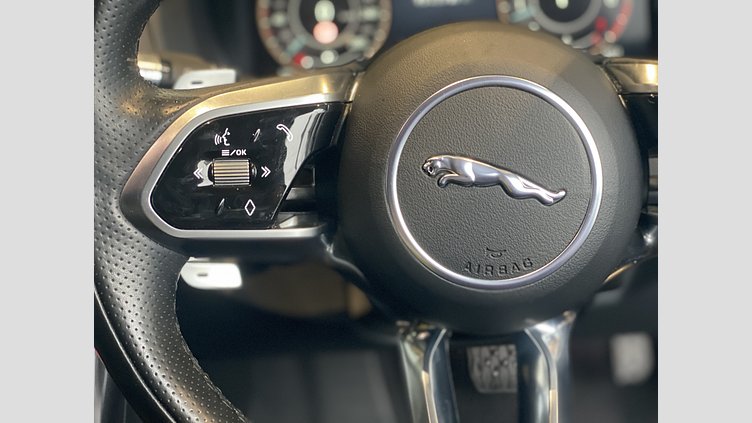 2021 認定中古車 Jaguar XE ブルーファイアブルー オートマチック R-Dynamic　S　AWD