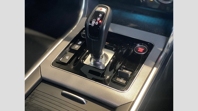 2021 認定中古車 Jaguar XE ブルーファイアブルー オートマチック R-Dynamic　S　AWD