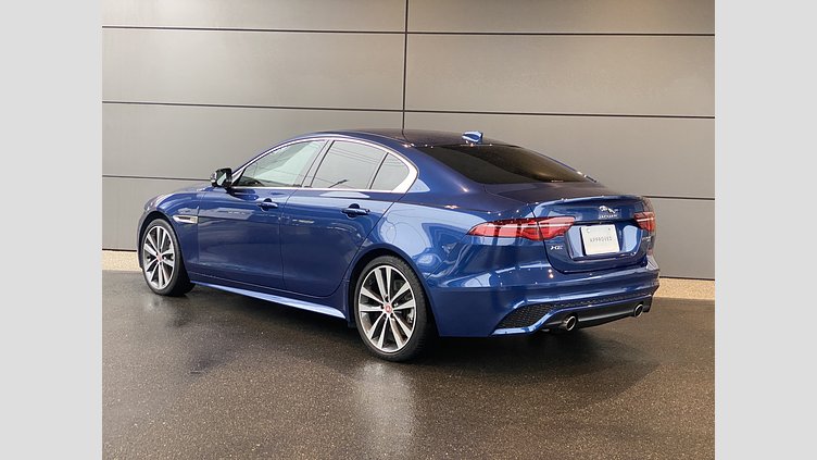 2021 認定中古車 Jaguar XE ブルーファイアブルー オートマチック R-Dynamic　S　AWD