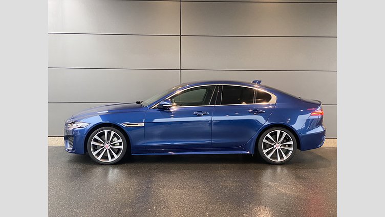2021 認定中古車 Jaguar XE ブルーファイアブルー オートマチック R-Dynamic　S　AWD