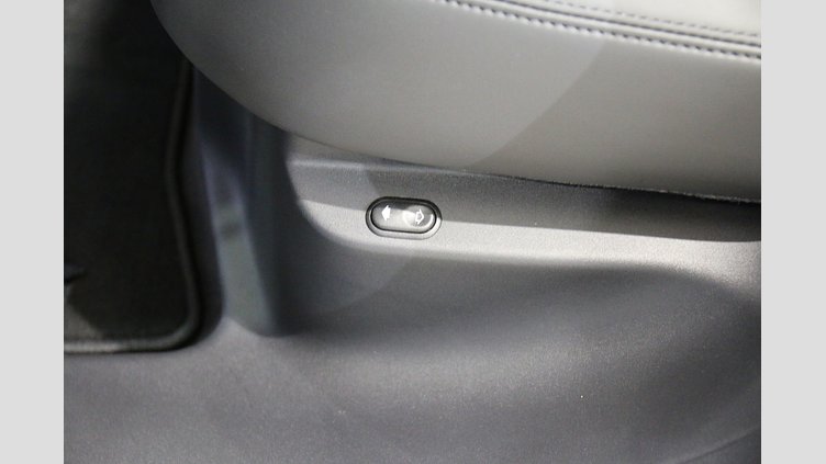 2025 認定中古車 Land Rover Range Rover Velar カルパチアングレイ P400eプラグインハイブリッド（ガソリン） Dynamic HSE