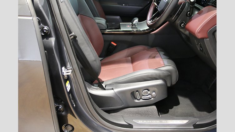 2025 認定中古車 Land Rover Range Rover Velar カルパチアングレイ P400eプラグインハイブリッド（ガソリン） Dynamic HSE