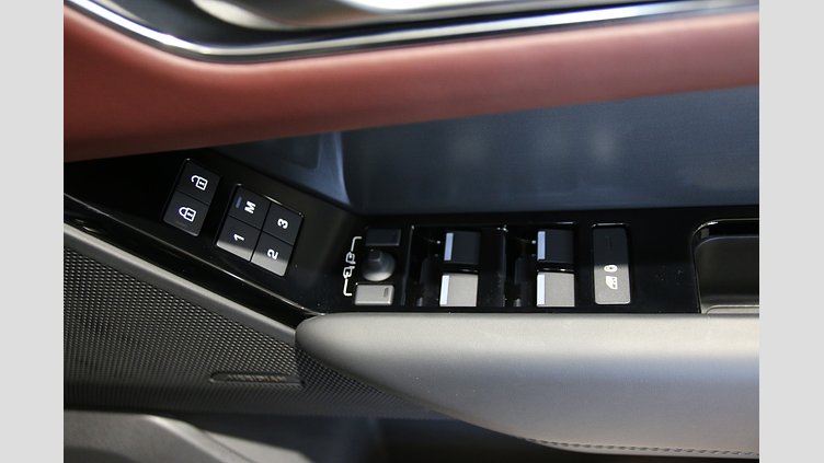 2025 認定中古車 Land Rover Range Rover Velar カルパチアングレイ P400eプラグインハイブリッド（ガソリン） Dynamic HSE