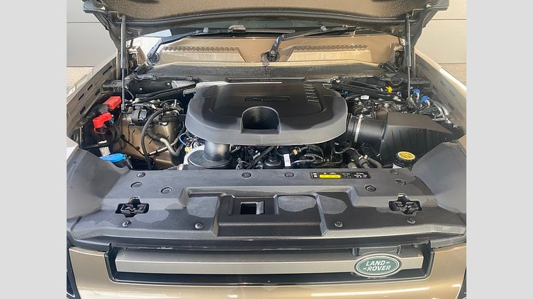 2021 認定中古車 Land Rover Defender 110 Gondwana Stone 8速オートマチック ＸダイナミックSE　D300