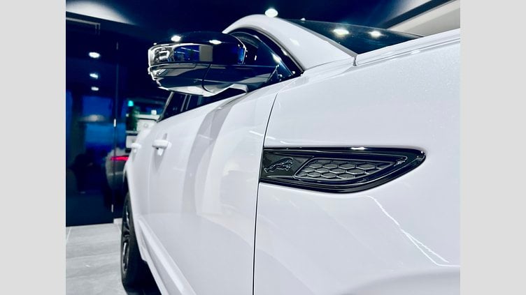 2024 認定中古車 Jaguar E-Pace Ostuni Pearl White 2.0P AWD R-Dynamic HSE 2.0 250PS