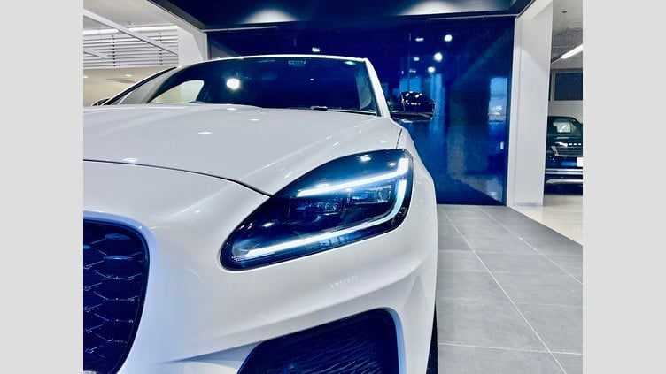 2024 認定中古車 Jaguar E-Pace Ostuni Pearl White 2.0P AWD R-Dynamic HSE 2.0 250PS