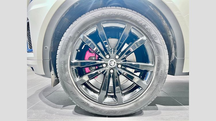 2024 認定中古車 Jaguar E-Pace Ostuni Pearl White 2.0P AWD R-Dynamic HSE 2.0 250PS