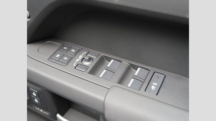 2025 認定中古車 Land Rover Defender 110 Santorini Black D350 Ｒ－ダイナミック ＳＥ 