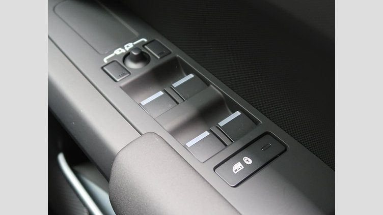 2024 認定中古車 Land Rover Defender 110 Santorini Black D300 カウンティ エクステリアパック キュレーテッドフォージャパン