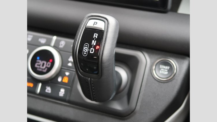 2024 認定中古車 Land Rover Defender 110 Santorini Black D300 カウンティ エクステリアパック キュレーテッドフォージャパン