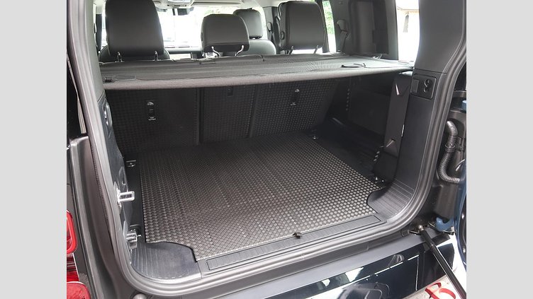 2024 認定中古車 Land Rover Defender 110 Santorini Black D300 カウンティ エクステリアパック キュレーテッドフォージャパン