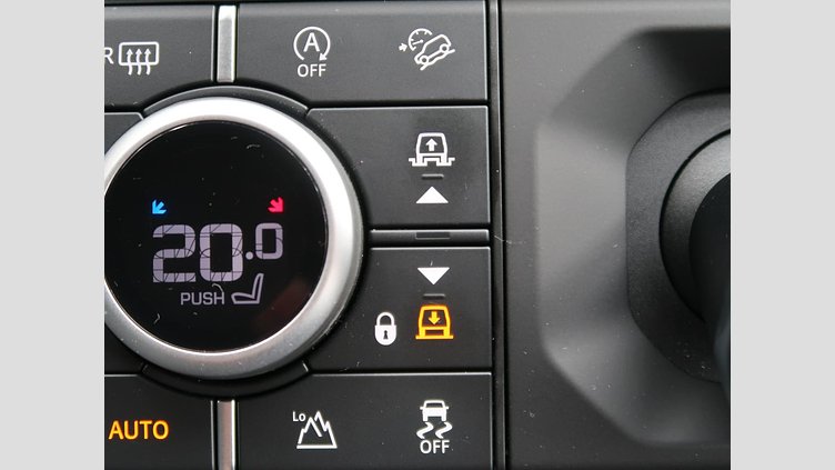 2024 認定中古車 Land Rover Defender 110 Santorini Black D300 カウンティ エクステリアパック キュレーテッドフォージャパン