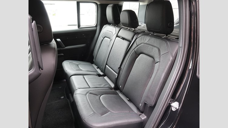 2024 認定中古車 Land Rover Defender 110 Santorini Black D300 カウンティ エクステリアパック キュレーテッドフォージャパン