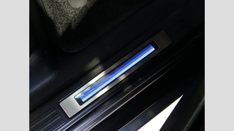 2024 認定中古車 Land Rover Defender 110 Santorini Black D300 カウンティ エクステリアパック キュレーテッドフォージャパン