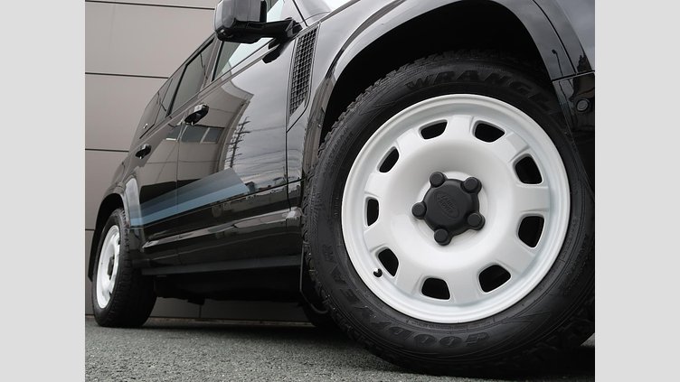 2024 認定中古車 Land Rover Defender 110 Santorini Black D300 カウンティ エクステリアパック キュレーテッドフォージャパン